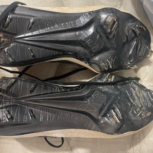 Black addis’s after burner metal cleates